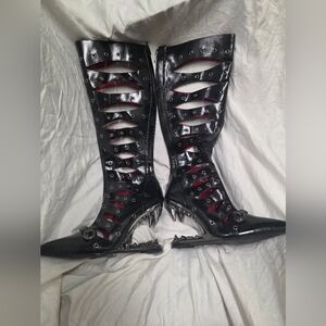 Black WOLF FANG CUT HEEL Gladiator Boots
